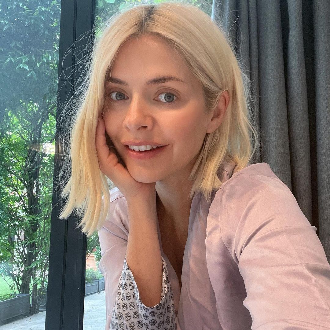 Holly Willoughby shares rare glimpse of incredible hotel-worthy bathroom in £3 million West London home